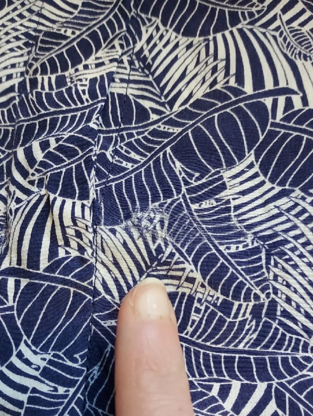 EQUIPMENT Tegan Sleeveless Silk Shirt Dress in Leaf Print Small S